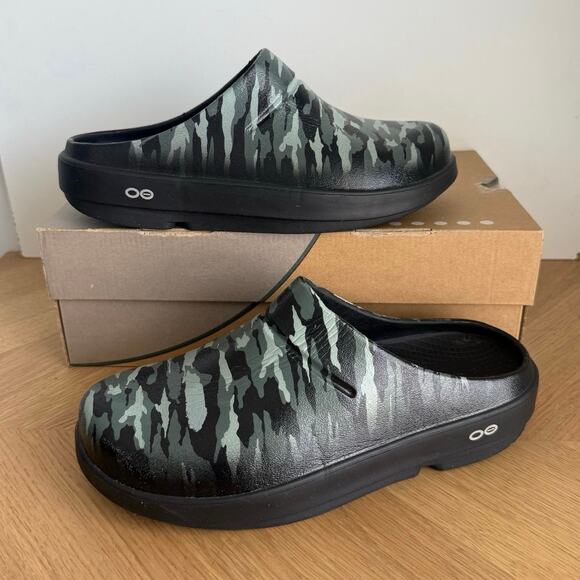 OOFOS OOCLOOG ‘Grey Camo’ Clog Comfort Sandal- Men 7- W 9 main image 8